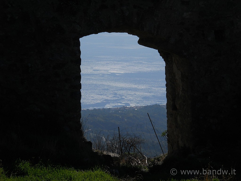 DSCN7725.JPG - La finestra sullo Ionio