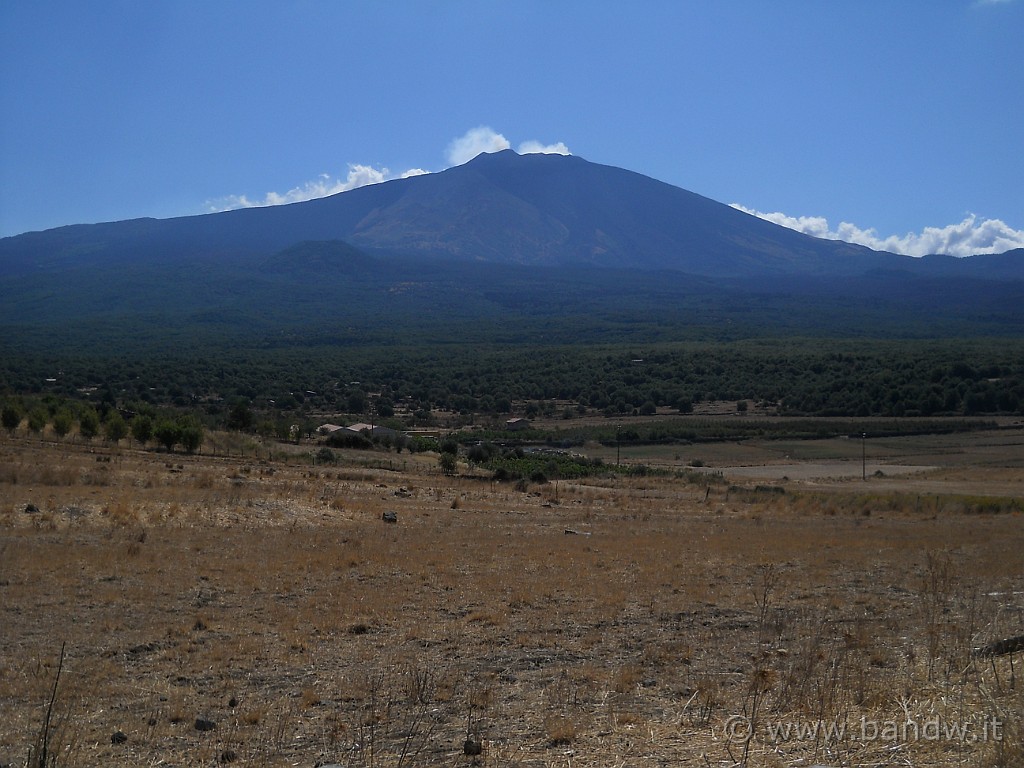 DSCN6634.JPG - L'Etna vista dalla SS 284 nei pressi di Maletto