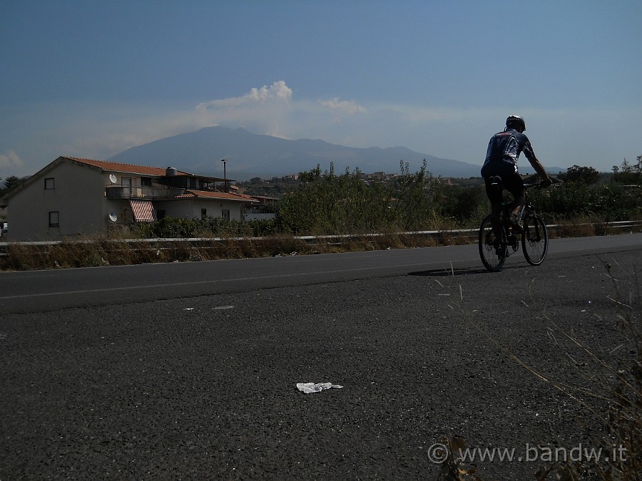 DSCN6515.JPG - Nei pressi di Paternò a circa 100 km dalla partenza