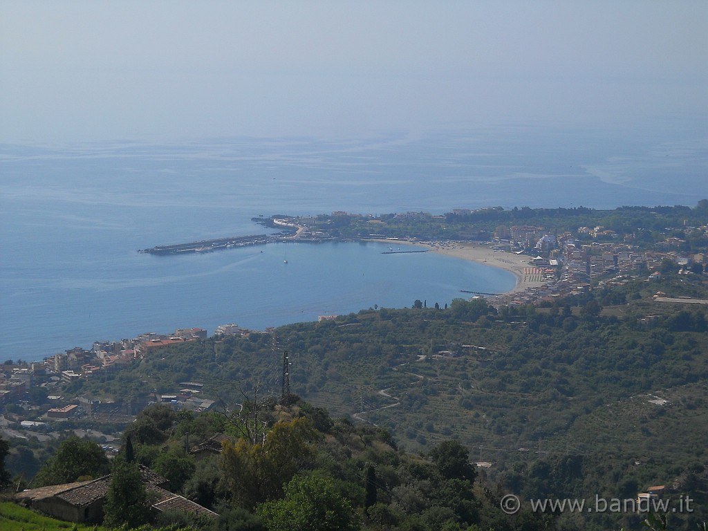 DSCN4559.JPG - Vista su Giardini Naxos