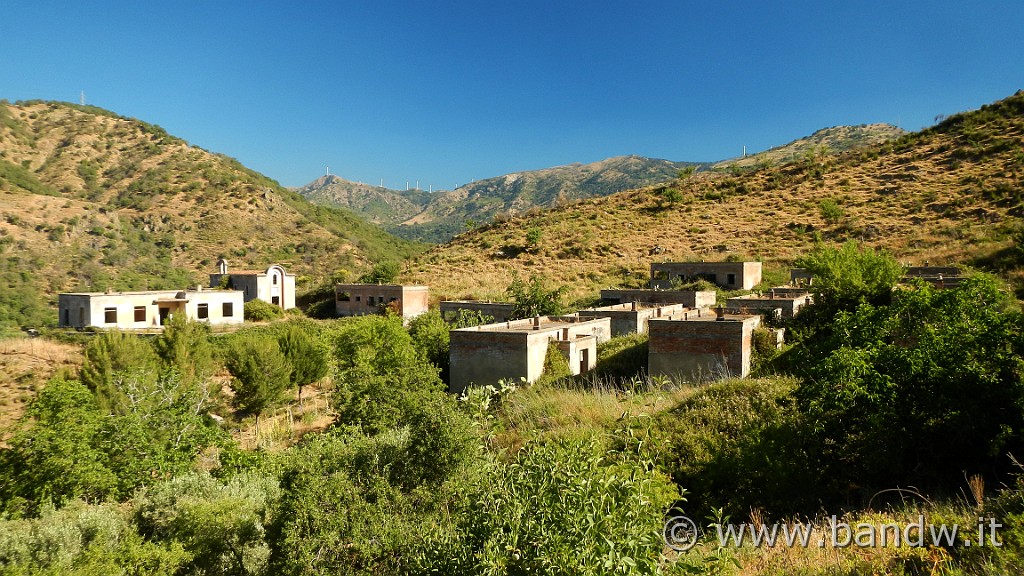 DSCN9991.JPG - Ognuno di questi borghi era ubicato in posti dove era possibile sviluppare notevolmente l'agricoltura ed ognuno era autonomo