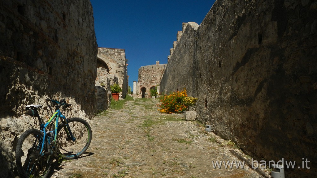 DSCN7552.JPG - Messina - Anello Acqua dei Corsari