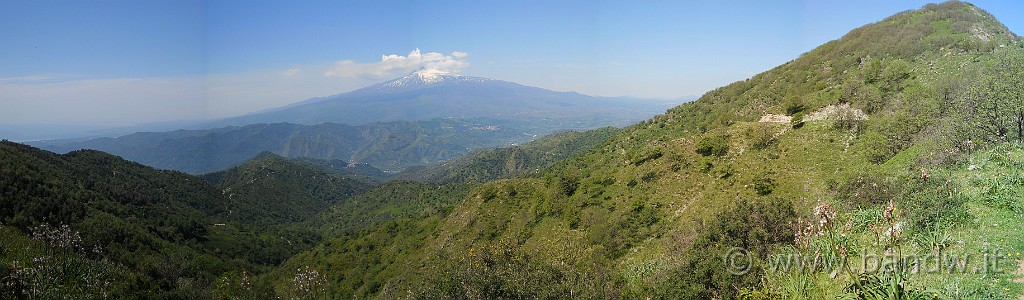 DSCN4696-97-98-99-00a.jpg - Una panoramica della valle attrraversata e da attraversare