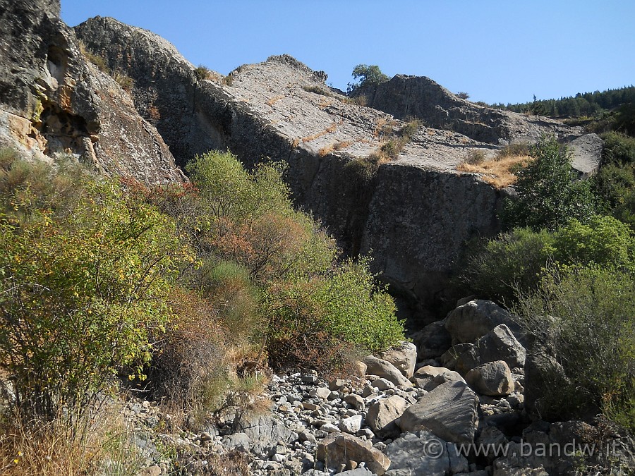 DSCN6163.JPG - Arriviamo nei pressi delle rocce di Cunnulio