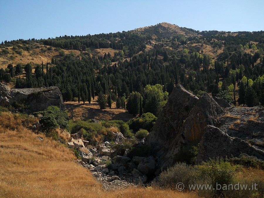 DSCN6166.JPG - Le rocce di Cunnulio