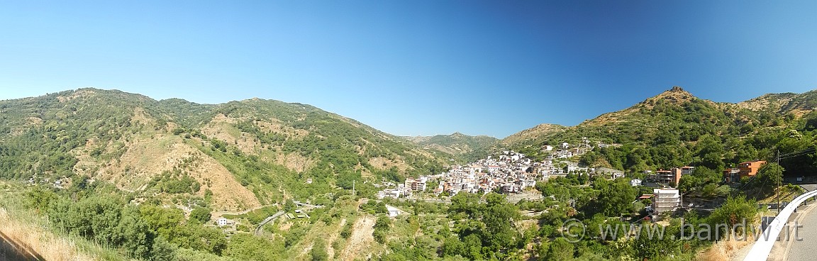 DSCN3468.jpg - Panoramica su Antillo