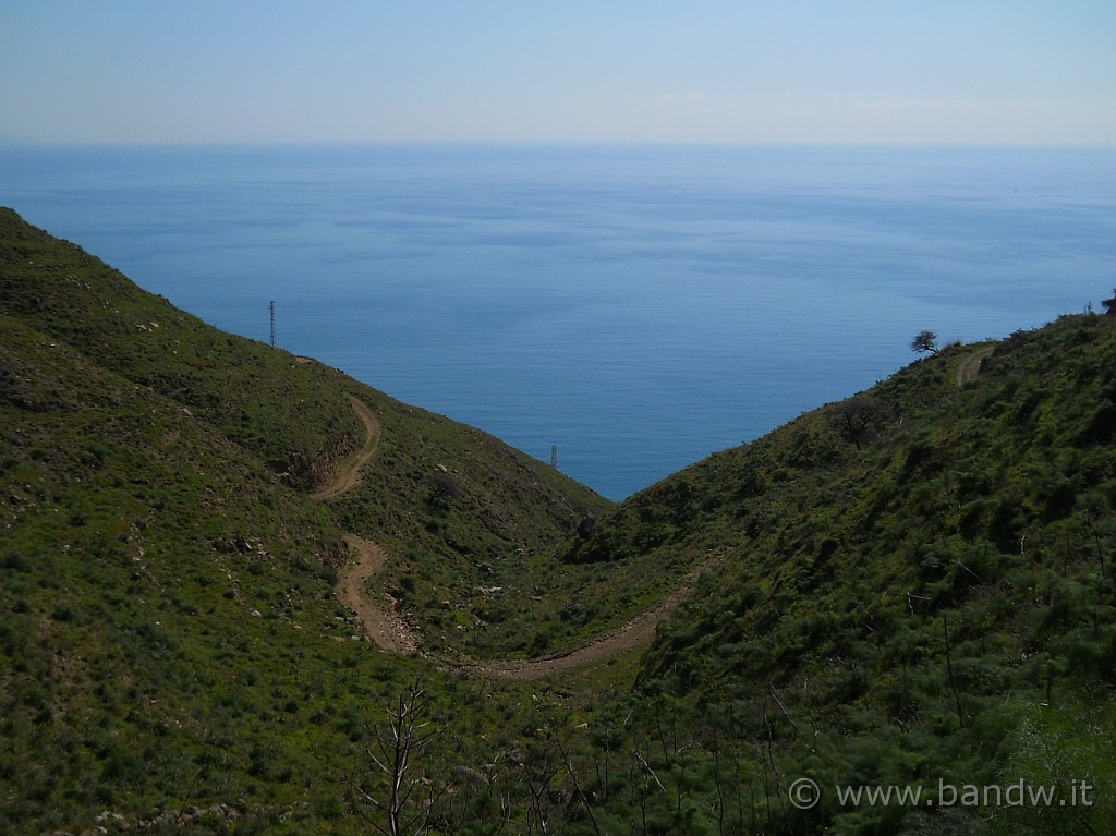 DSCN3668.JPG - Vista sullo Ionio e sulla traccia percorsa