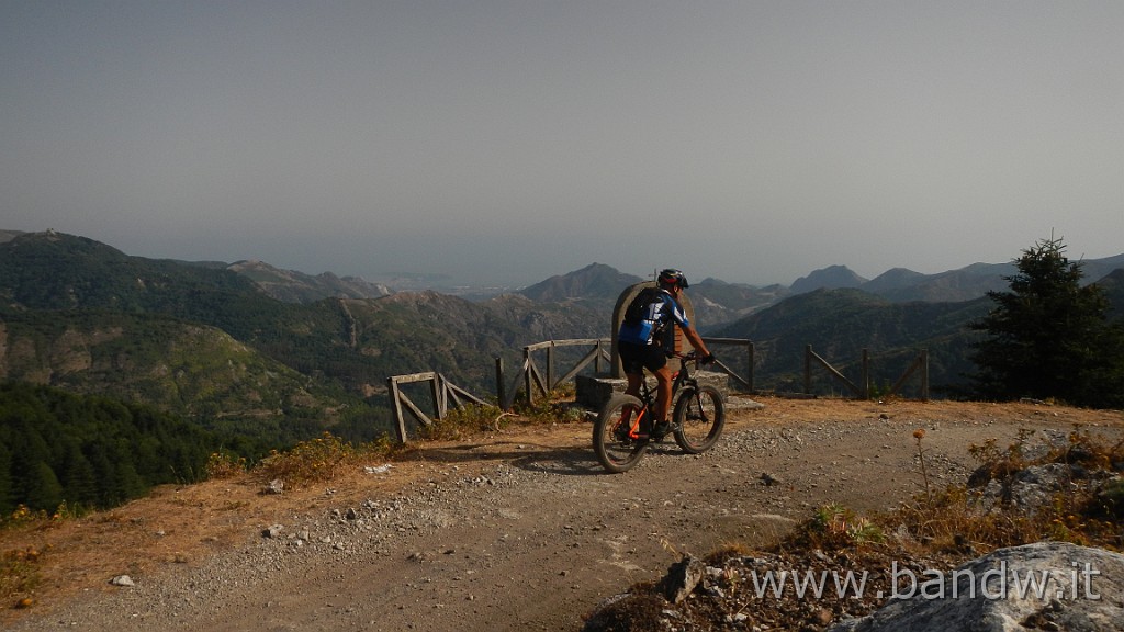 DSCN6591.JPG - Peloritani - Mandanici-Posto Leoni-Pizzo cipolla