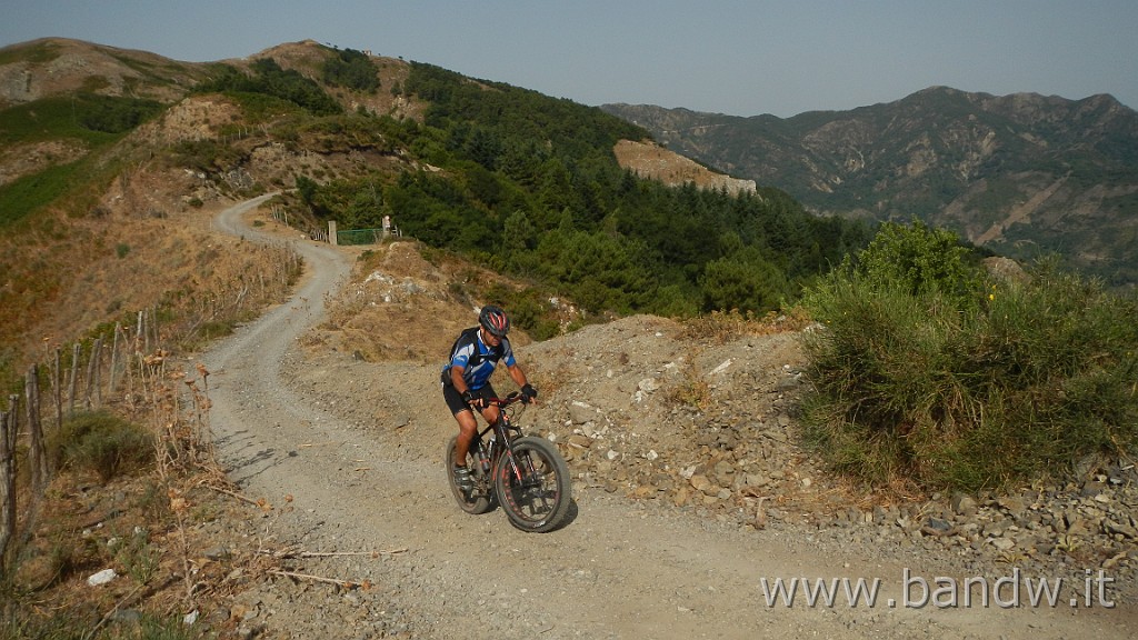 DSCN6598.JPG - Peloritani - Mandanici-Posto Leoni-Pizzo cipolla