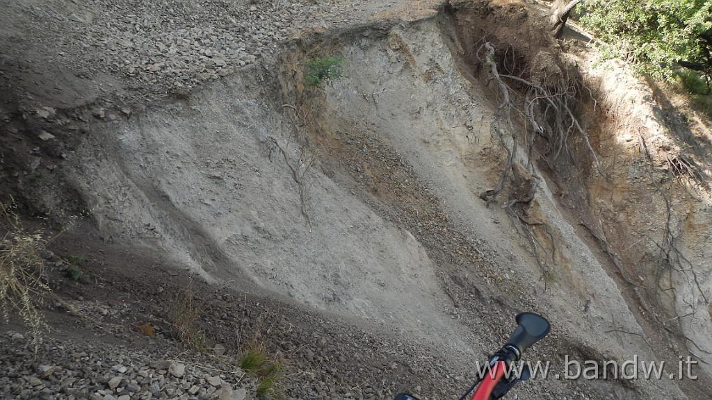 DSCN6600.JPG - Peloritani - Mandanici-Posto Leoni-Pizzo cipolla