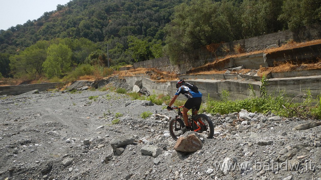 DSCN6621.JPG - Peloritani - Mandanici-Posto Leoni-Pizzo cipolla