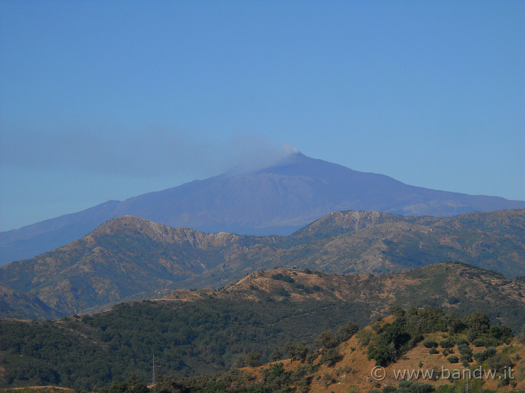 DSCN5767.JPG - L'Etna, come ormai consuetudine, sbuffa!!!