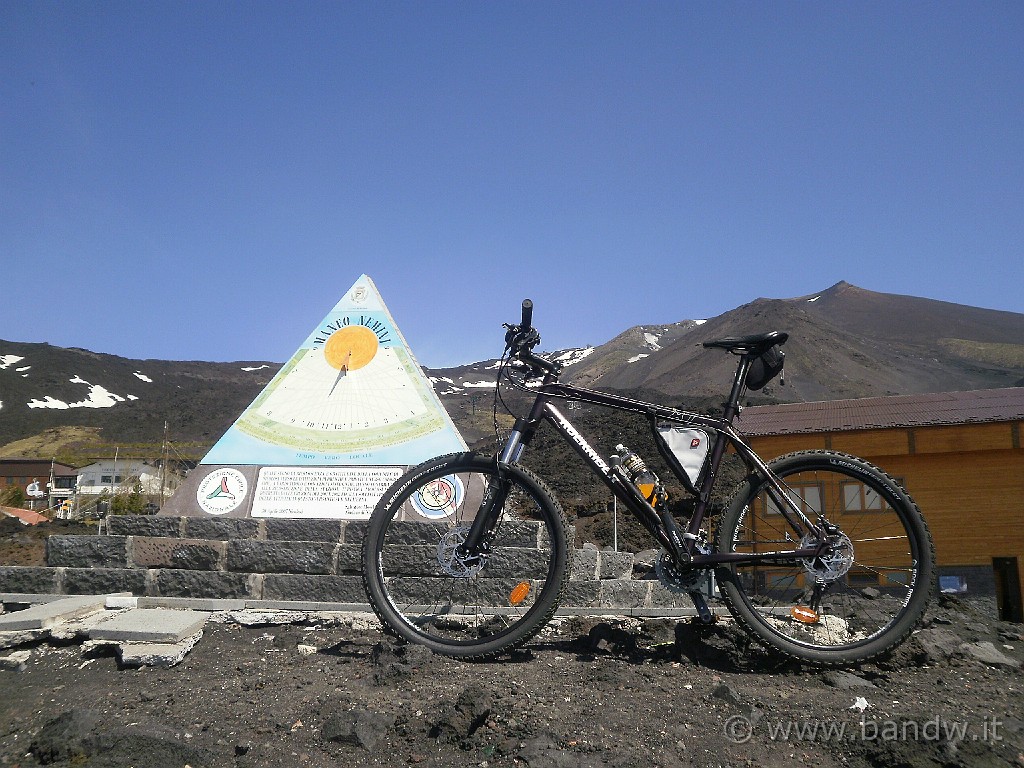 Rifugio Sapeinza_006.JPG - Orologio solare Maneo Manei nei pressi del Rifugio Sapienza