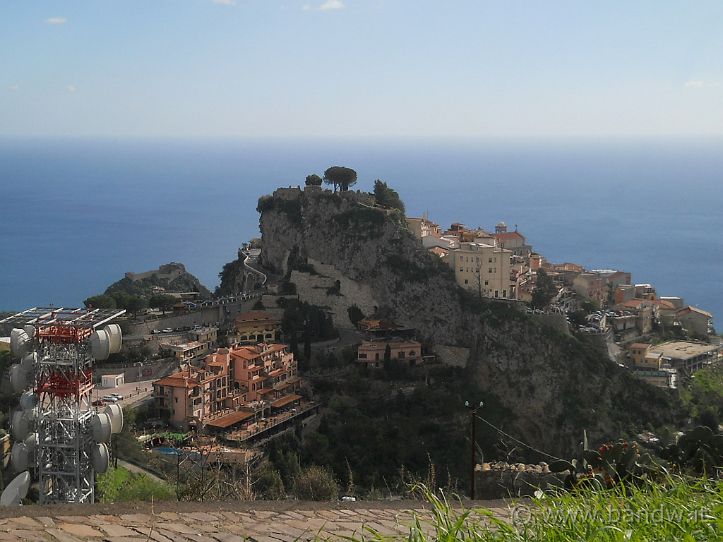 DSCN2043.JPG - Castelmola vista dall'alto ........e continuo a salire!!!!!!!