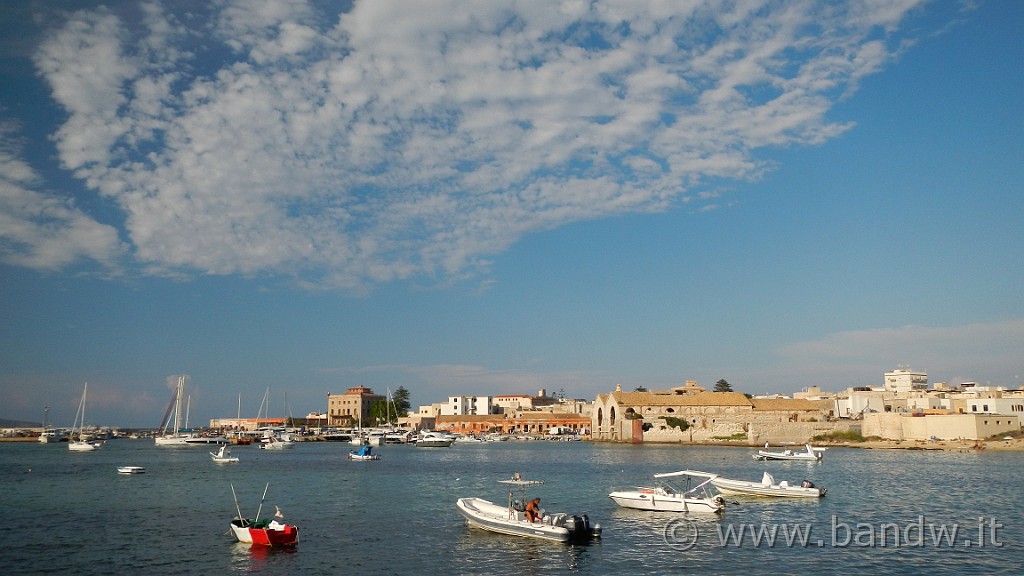 DSCN9446.JPG - Scorci di Favignana