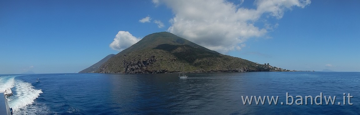 DSCN3383.jpg - Isole Eolie - Salina / Salina vista dal mare