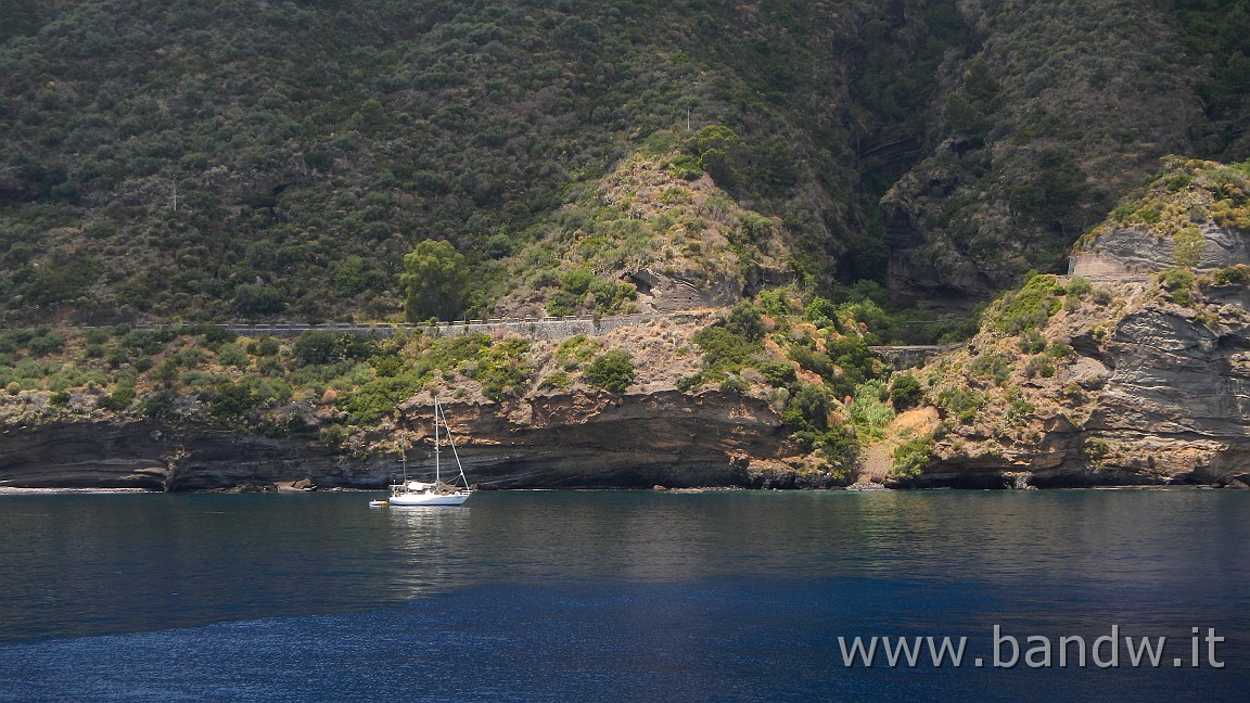 DSCN3386.JPG - Isole Eolie - Salina / La costa