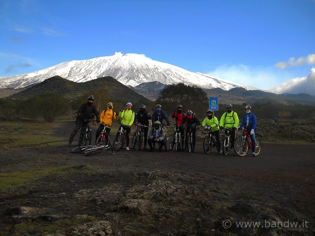 DSCN3012.JPG - ........quindi quale migliore occasione per farci una foto ricordo con l'Etna sullo sfondo