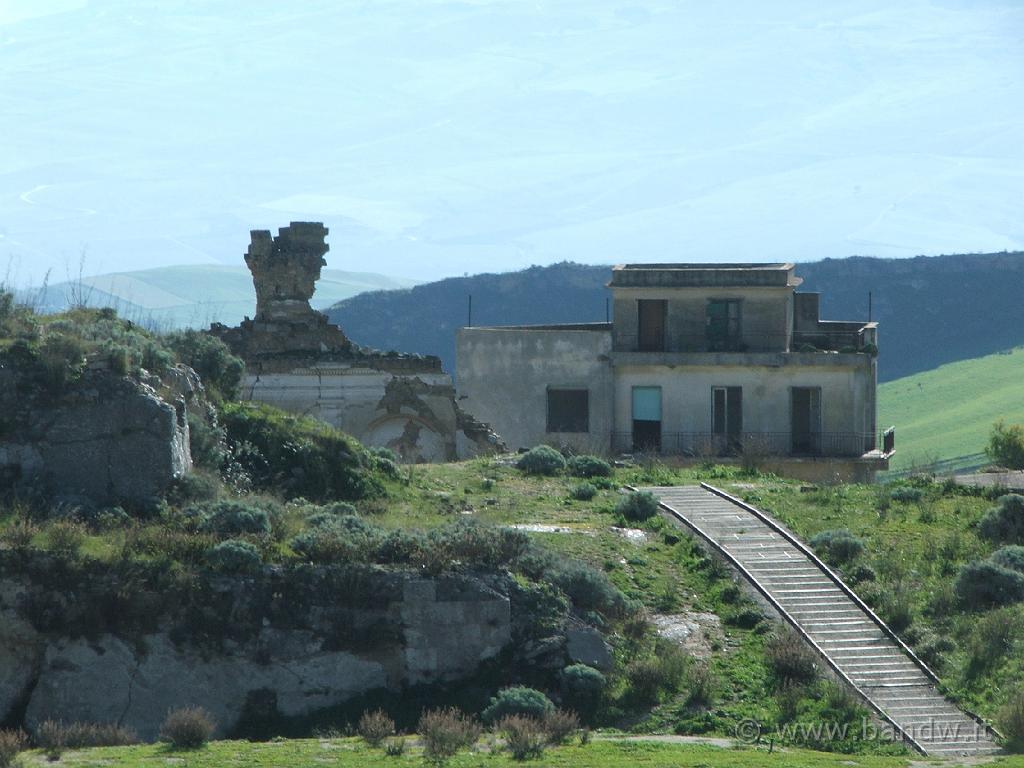 Capodanno in camper (143).JPG - Ruderi di Gibellina vecchia