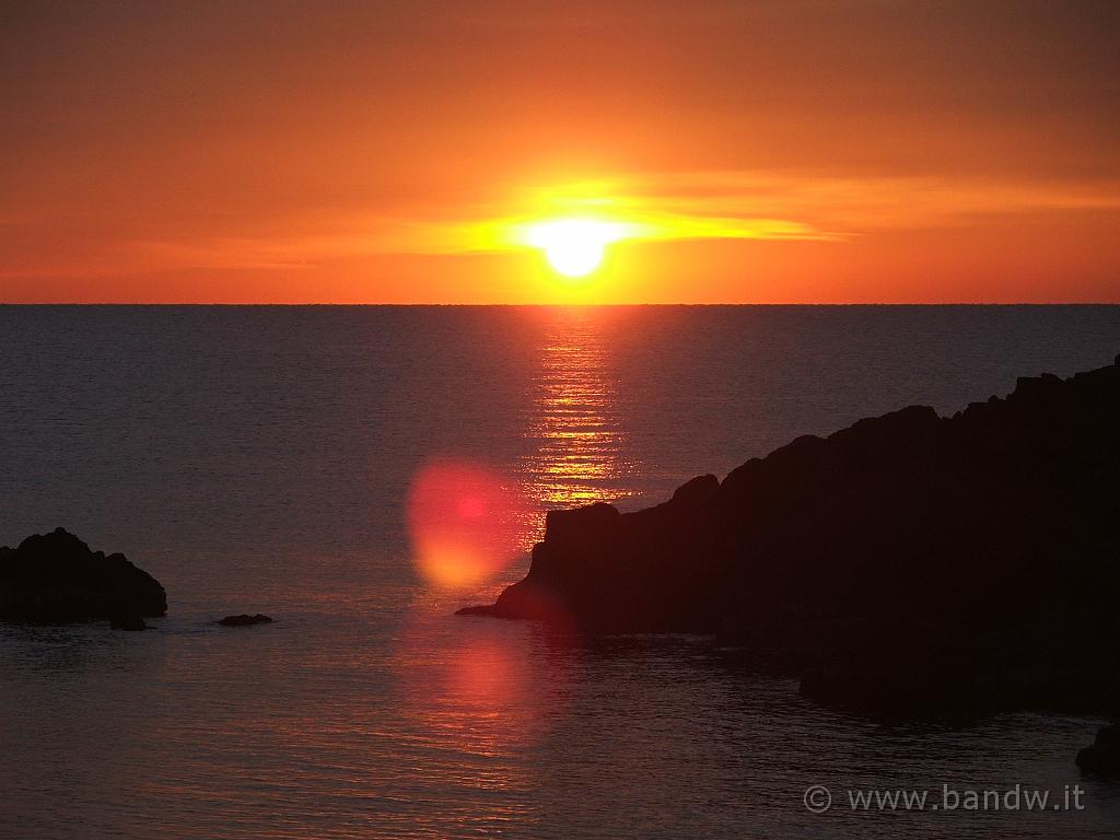 Capodanno in camper (294).JPG - L'alba su Giardini Naxos