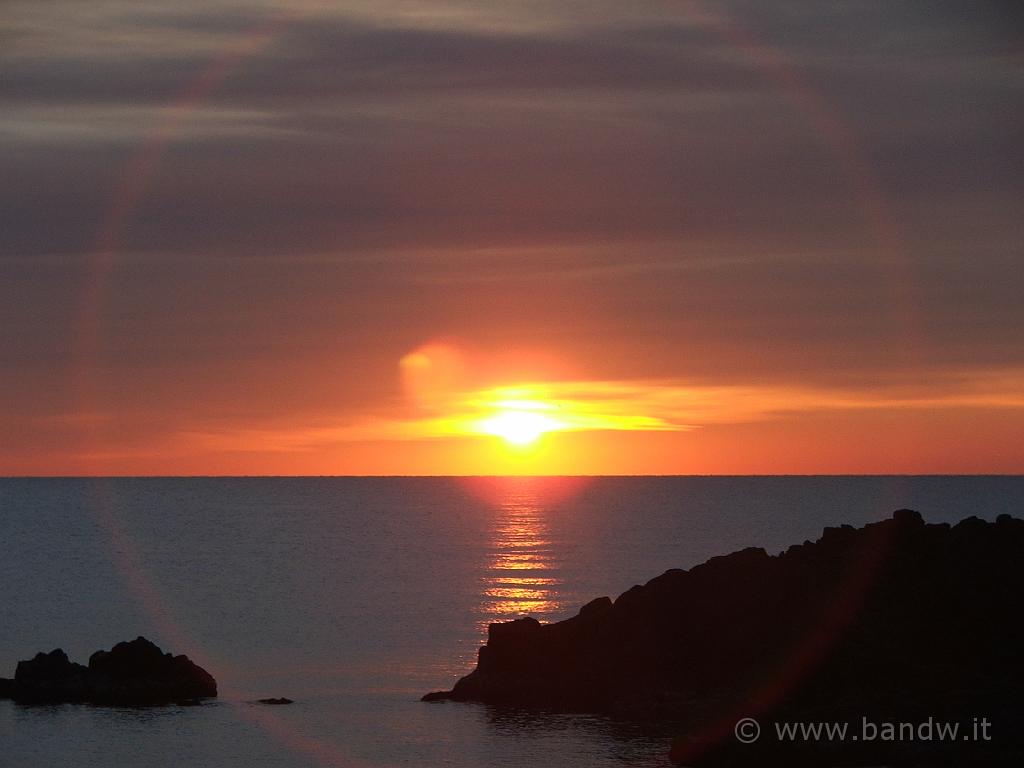 Capodanno in camper (296).JPG - L'alba su Giardini Naxos