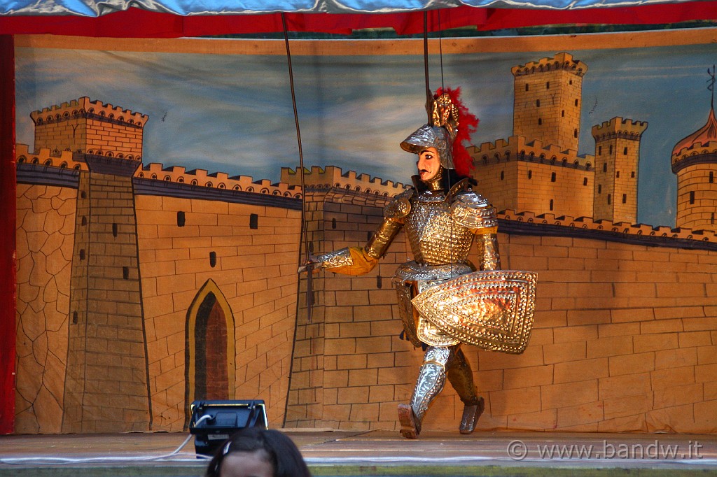 Carnevale_Acireale_Estate_2009_046.JPG - Spettacolo in piazza dei Pupi Siciliani - Un Paladino