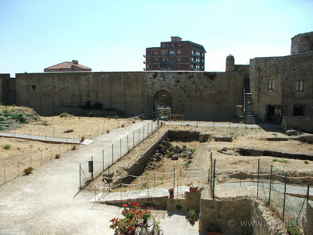 Castello di Lombardia_010.JPG