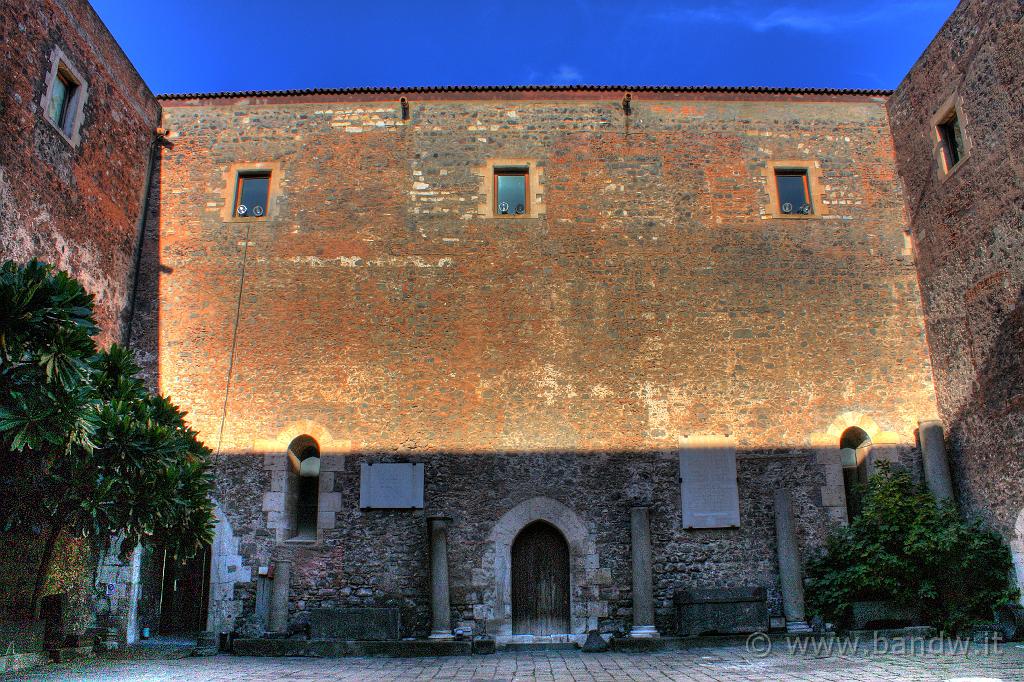 Castello_Ursino_013.jpg - Il Castello Ursino - Cortile interno