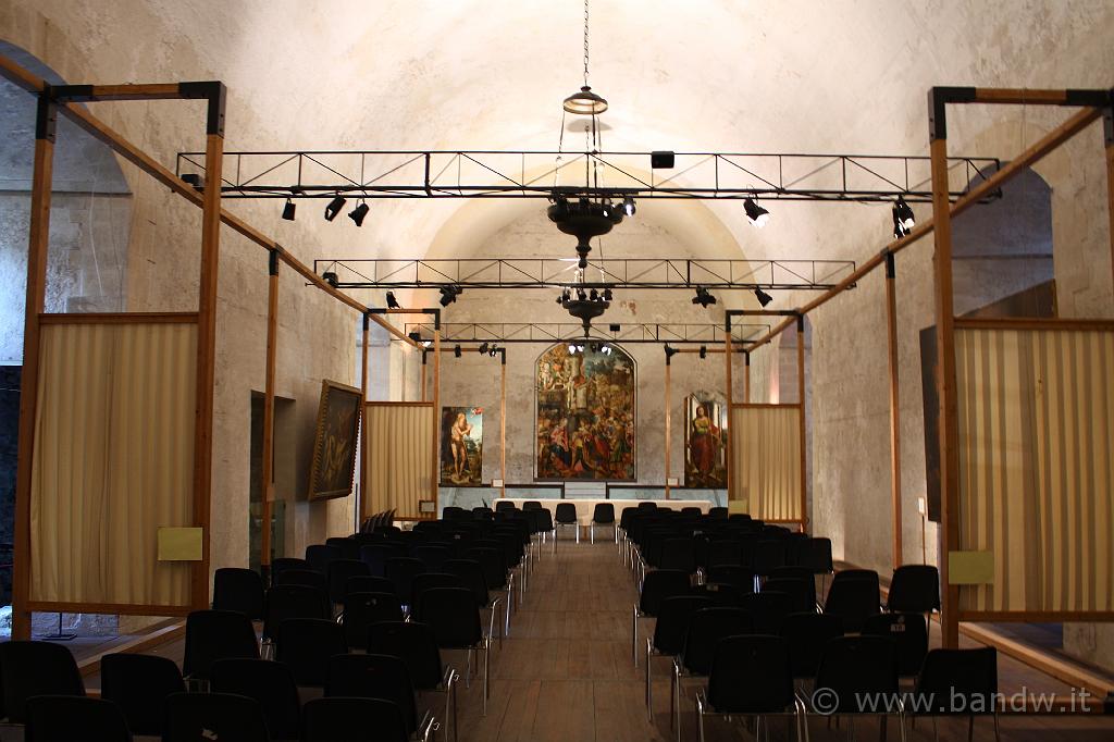 Castello_Ursino_015.JPG - Il Castello Ursino - Sala interna adibita a convegni