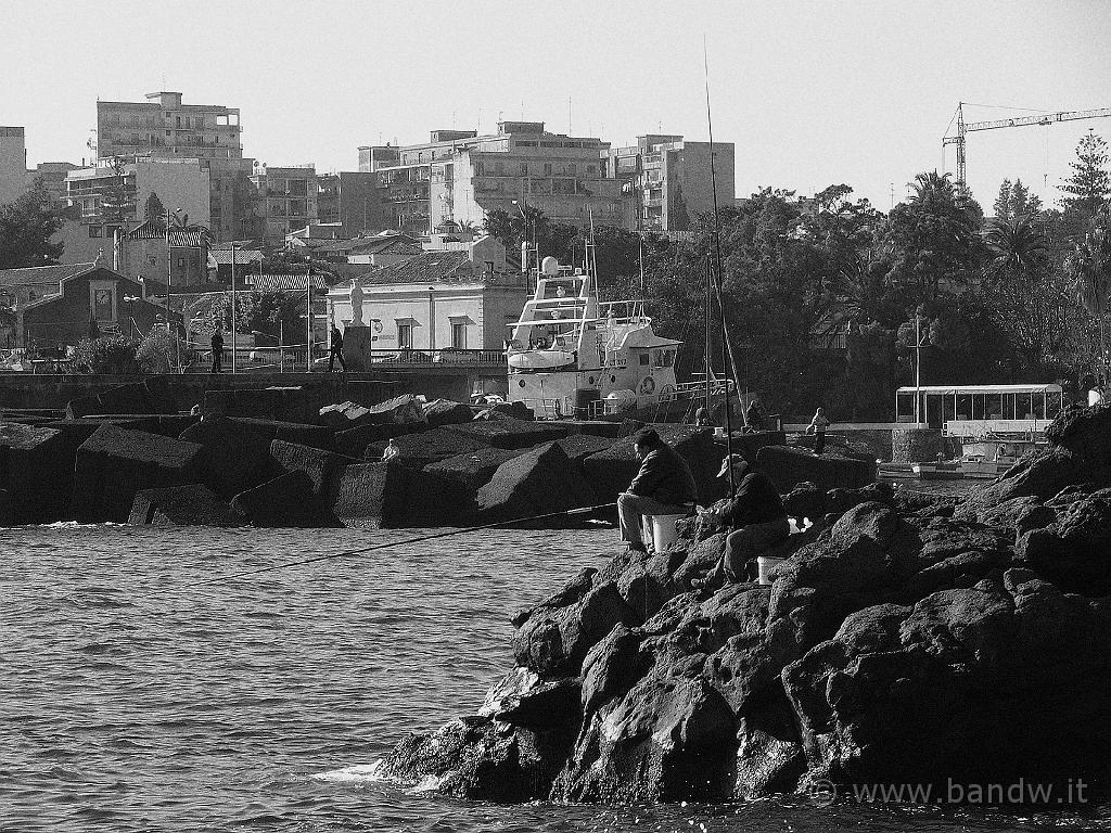 Mare Costa_007.JPG - Pescatori a Ognina