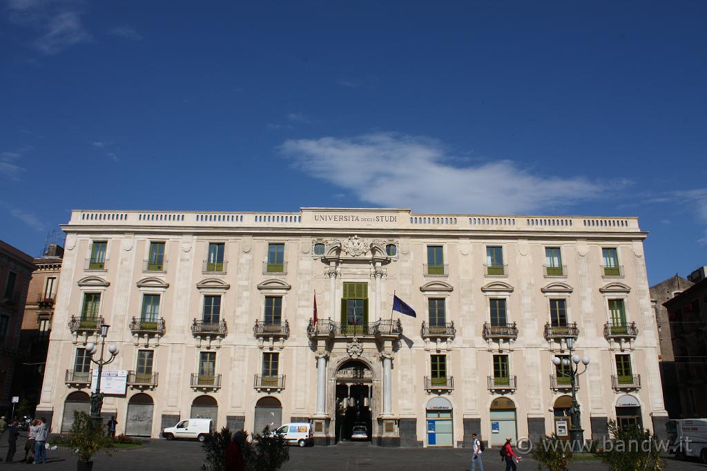 Palazzi Catania_004.JPG - Piazza Università - Palazzo San Giuliano