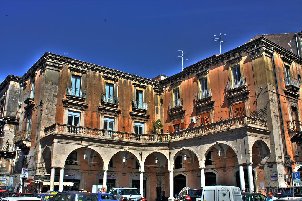 Palazzi Catania_005.jpg - Edifici in Piazza Giuseppe Mazzini