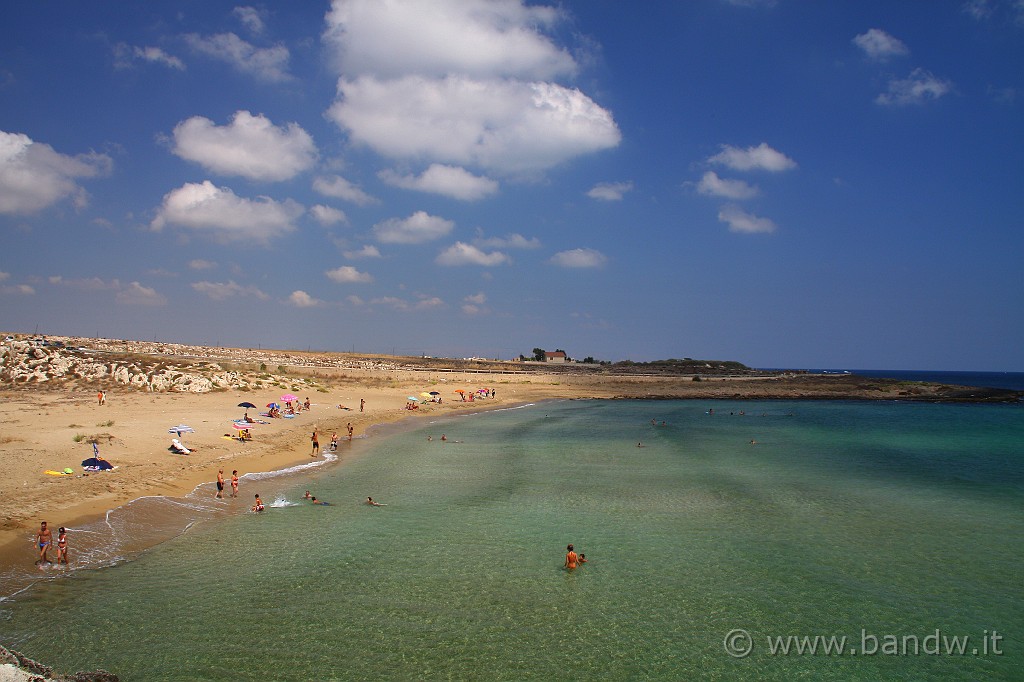 Marzamemi_064.JPG - Il mare e la spiaggia nei pressi della Grotta di Calafarina