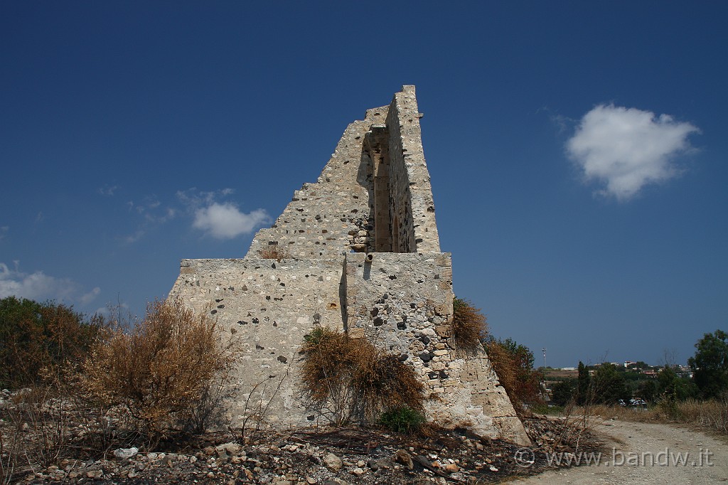 Marzamemi_103.JPG - Torre Scili nei presssi di Pachino