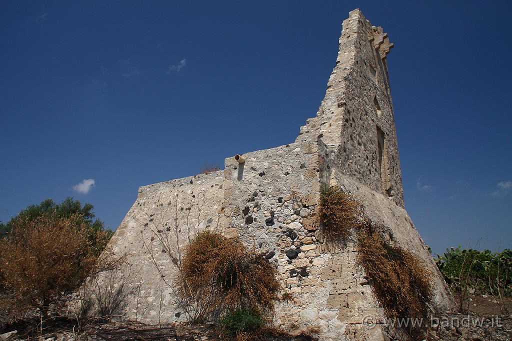 Marzamemi_106.JPG - Torre Scili nei presssi di Pachino