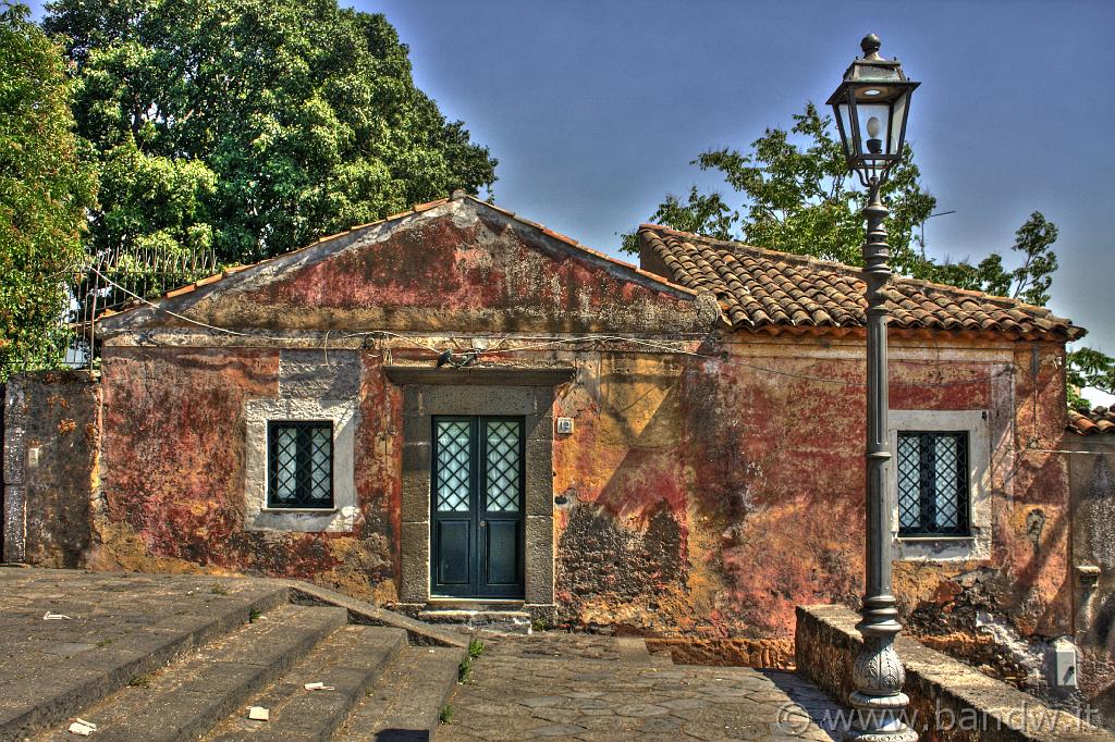 Trecastagni_008.jpg - Abitazioni lungo la scalinata della Chiesa Madre o di San Nicola