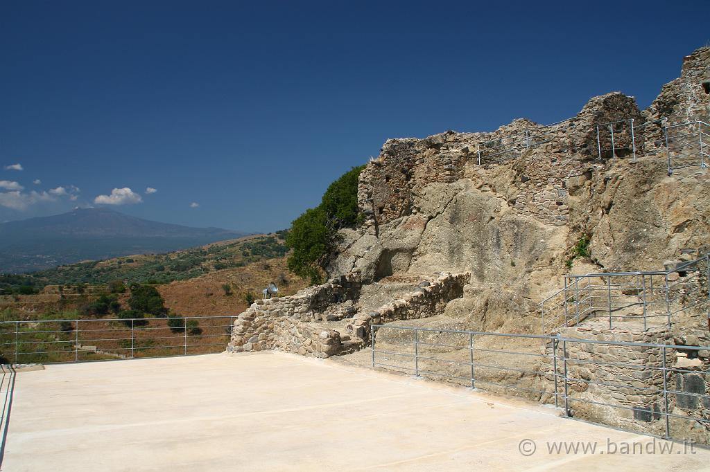 Castello di Calatabiano_064.JPG - Veduta sull'Etna