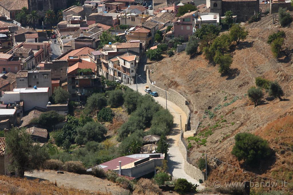 Castello di Calatabiano_084.JPG - La vecchia strada usata per salire al Castello