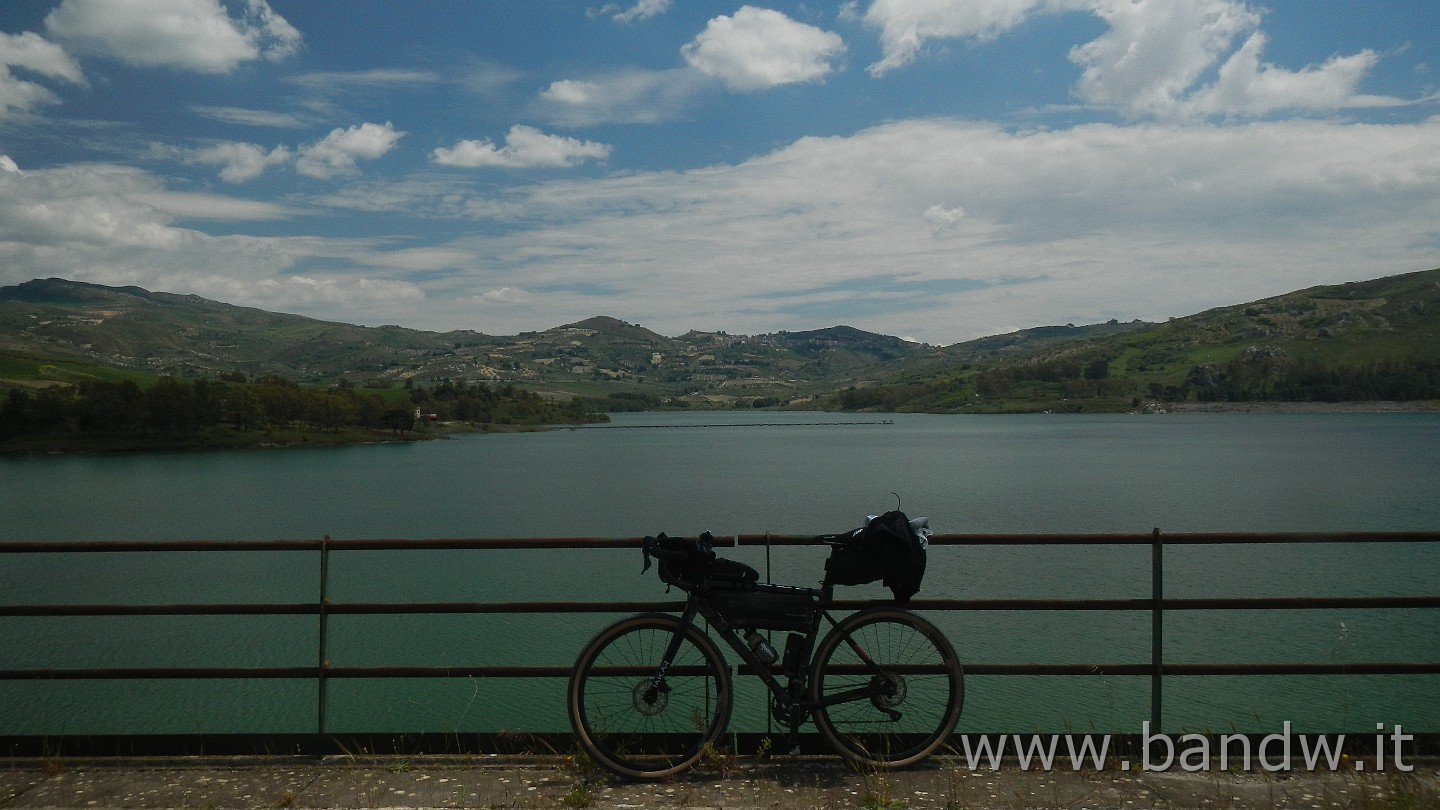 DSCN9733.JPG - Lago di Magazzolo con vista verso Est