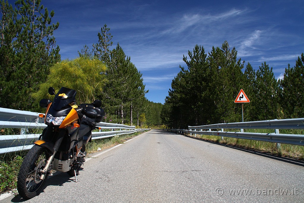 60000km_029.JPG - Lungo la Mareneve (SP92) sul tratto che porta a Milo