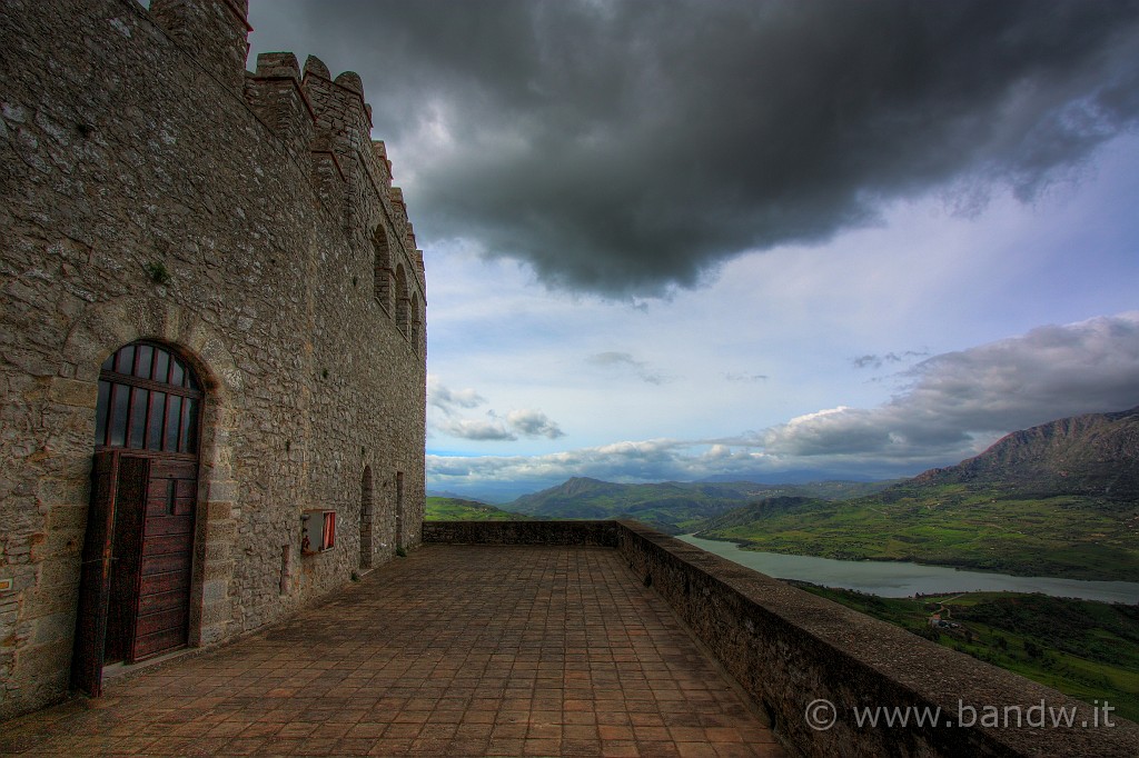 Caccamo_e_dintorni_035.jpg - Il panorma sulla diga di Rosamarina