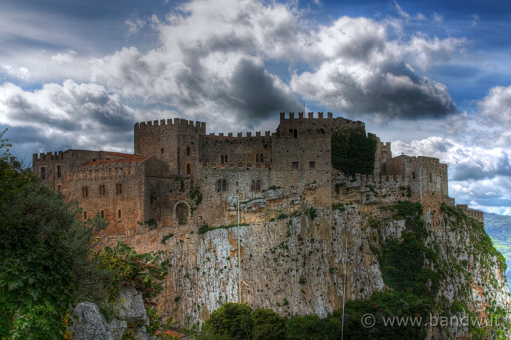 Caccamo_e_dintorni_069.jpg - Il castello di Caccamo visto da Est da Pizzo Cane