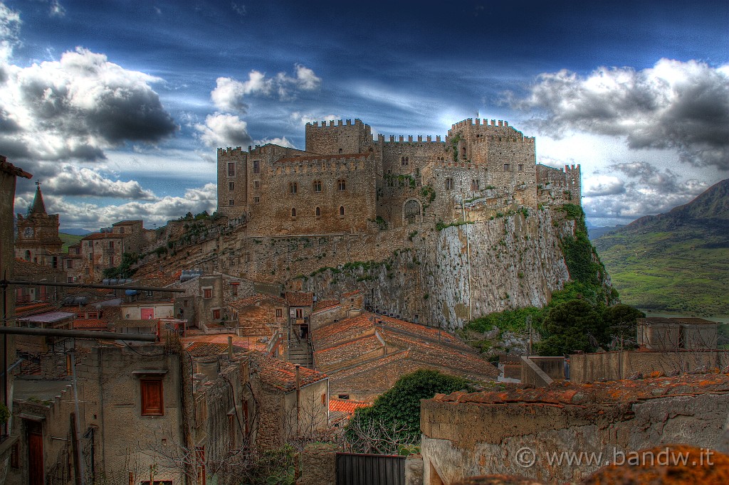 Caccamo_e_dintorni_073.jpg - Il castello di Caccamo visto da Est da Pizzo Cane