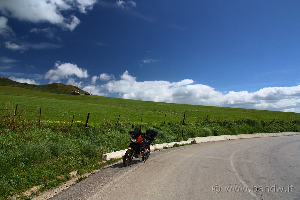 Caccamo_e_dintorni_078.JPG - Sosta fotografica nei pressi di Alia lungo la SS121