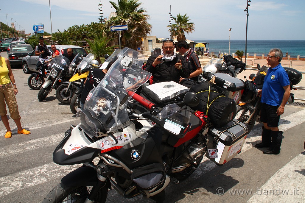 CapoPasseroCapoNord_049.JPG - Il "Drago rosso" e le altre moto