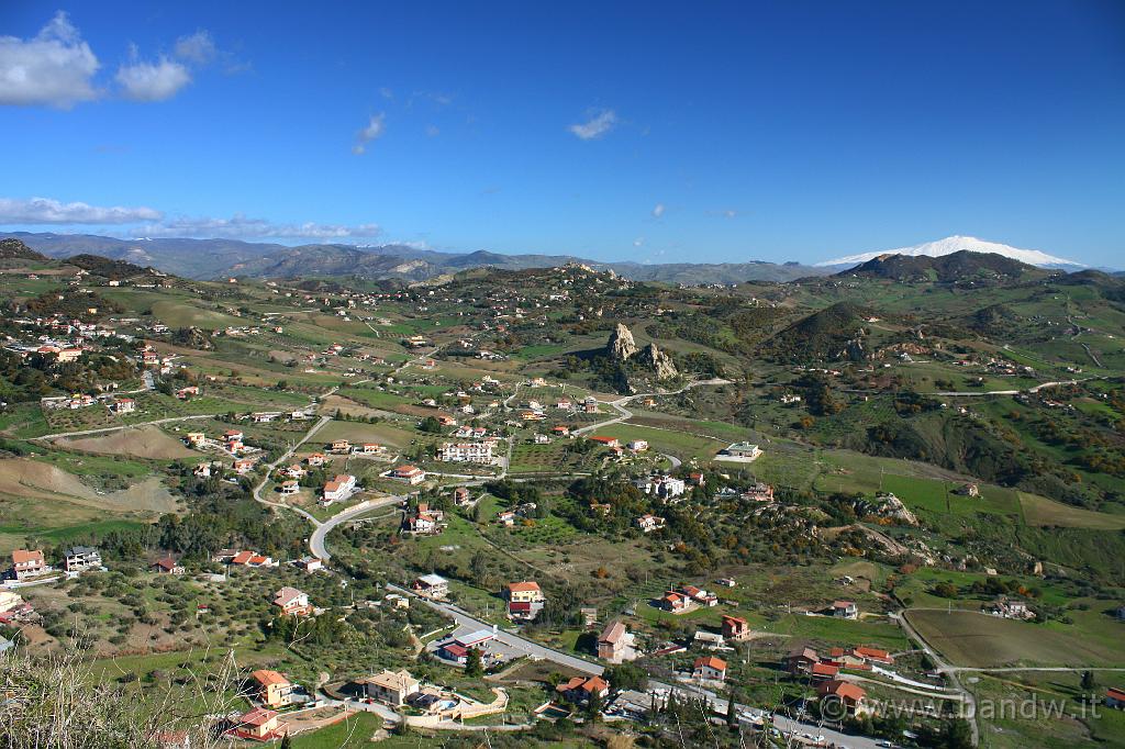 Centro_Sicilia_050.JPG - .......il panorama che mi si offre è davvero stupendo.......