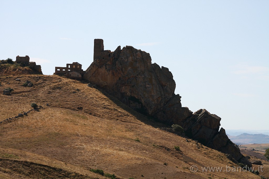 Centro_Sicilia_013.JPG - Finalmente dopo 5 km circa di "off road" scorgo il Castello