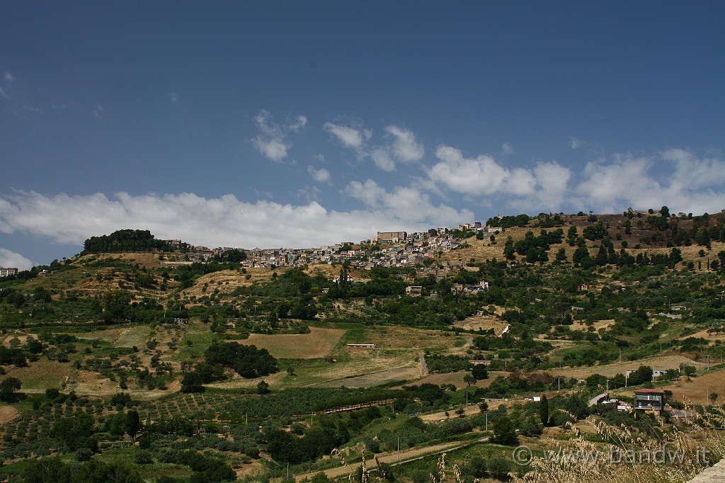 Centro_Sicilia_056.JPG - Il paesa di Aidone sullo sfondo