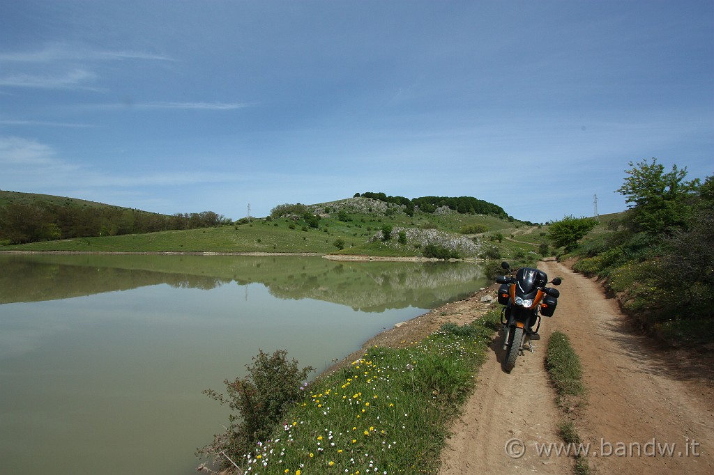 Dimensione_Natura_2_029.JPG - Tratto facile e paesaggio incantevole, peccato per l'acqua "marrone"