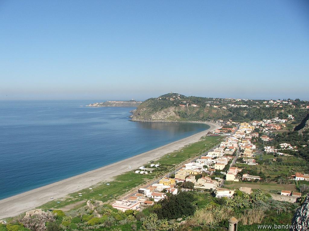 Milazzo-106.JPG - Baia del Tono con vista sulla ex Tonnara di Milazzo